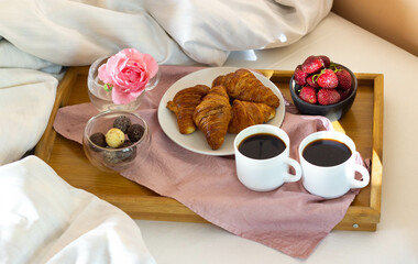 romantic breakfast in bed