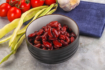 Canned red bean in the bowl