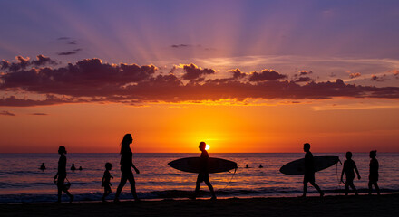 Fototapeta premium Sunset Silhouettes on Summer Beach