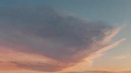 Fototapeta premium Calm Evening Sky with Soft Pastel Clouds