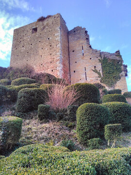 Donjon du ch&acirc;teau de Brancion