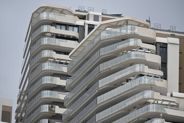wysokie nowoczesne wieżowce Hiszpania Benidorm © Miroslaw