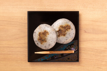 ［岩手県　遠野市］きりせんしょ（くるみ　ごま）　餅菓子
