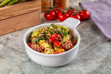 Salad with quinoa asparagus avocado