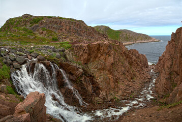 Naklejka premium waterfall in the arctic