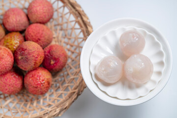Fresh lychee and peeled lychee pulp
