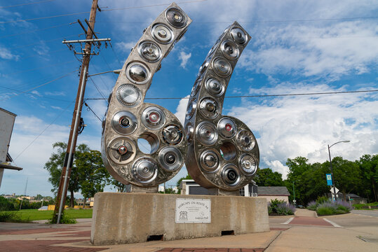 Hubcaps on Route 66 sculpture