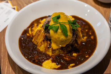 とろーり卵の贅沢オムバーグ