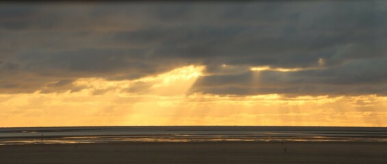 Evening Sunbeams over the Wadden Sea at Low Tide – Tranquil St. Peter-Ording Landscape