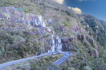 Serra do Rio do Rastro.
Mirante da Serra. Bom Jardim da Serra.
Serra Catarinense. Serra Brasileira. Serra Ga&uacute;cha. 
