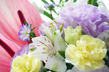 華やか花束：フラワーギフト、お祝い