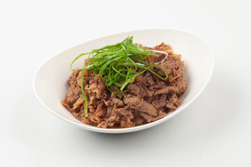 Bulgogi rice bowl is a dish made by marinating and grilling lean meat over a fire and then placing it on top of rice.