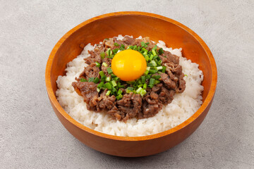 Bulgogi rice bowl is a dish made by marinating and grilling lean meat over a fire and then placing...