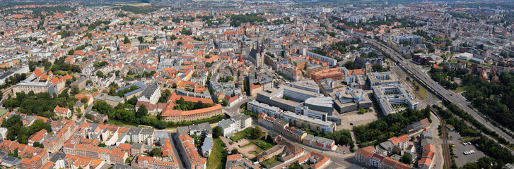Obraz premium Aerial view around the old town in the city Halle (Saale) on an sunny spring day in Germany 