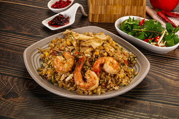 Vietnamese fried rice with prawn and squid Kom Ran