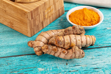 Fresh aroma tumeric roots heap