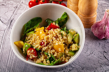 Bilgur tabuleh salad with vegetables