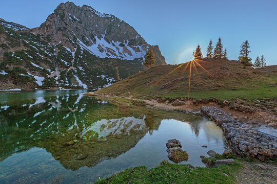 Unterer Gaisalpsee - Oberstdorf - Bergsee - Naturschutz - Allg&auml;u - Sonnenuntergang 