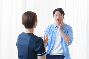 カウンセリングを受ける男性