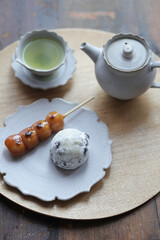 豆塩大福とみたらし団子