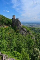 Aussicht von der Schlossruine  Grand Rappolstein Sain Ulric auf Burg Girsberg
