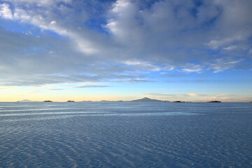 Sunset over the Salar de Uyuni, the world's largest salt flat, Bolivia