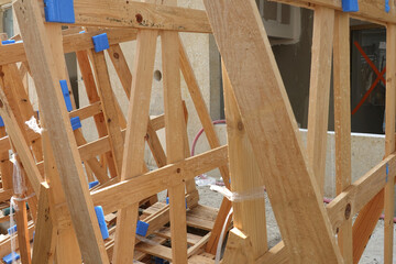 Structure en bois pour transporter des matériaux de chantier et les protéger