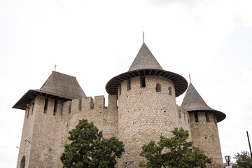 Fototapeta premium Soroca Fortress is a historic medieval stronghold in northern Moldova, built in the 15th century on the banks of the Dniester River. It played a key role in defending the region against invasions. 
