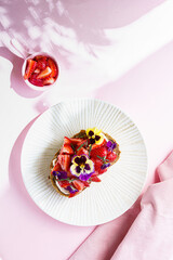 bruschetta with strawberries and cottage cheese