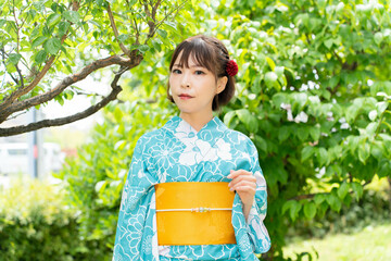 浴衣の日本人女性