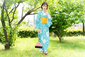 浴衣の日本人女性