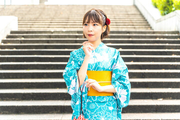 浴衣の日本人女性
