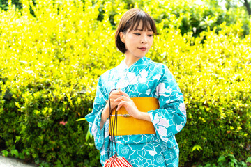 浴衣の日本人女性