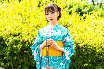 浴衣の日本人女性