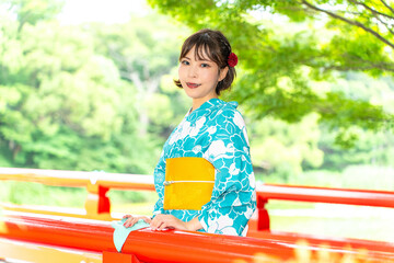 浴衣の日本人女性