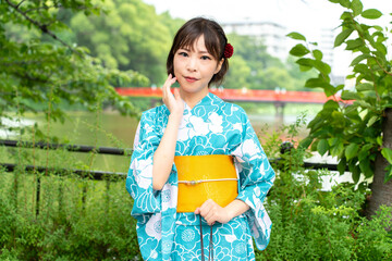 浴衣の日本人女性