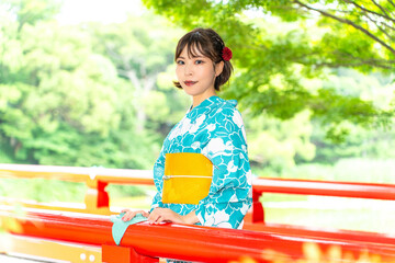 浴衣の日本人女性