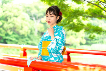 浴衣の日本人女性