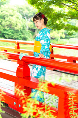 浴衣の日本人女性