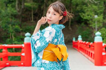浴衣の日本人女性