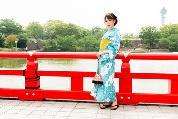 浴衣の日本人女性
