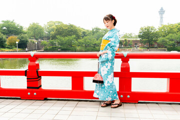 浴衣の日本人女性
