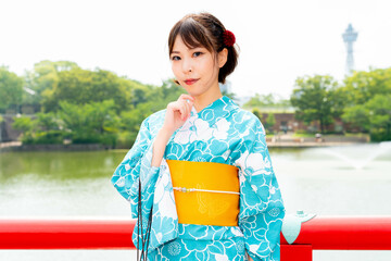 浴衣の日本人女性