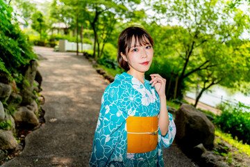 浴衣の日本人女性