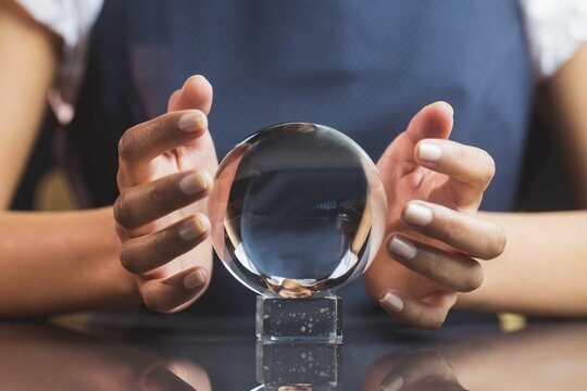 A clairvoyance woman at work