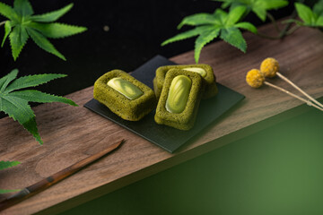 夜の新緑をイメージした美味しそうなお菓子