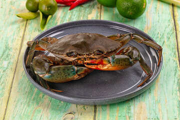 Raw wild crab for cooking