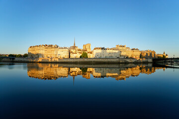 The Île de la Cité water reflection in Paris city
