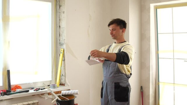 worker at construction site does not agree with contract terms, worker tears up contract