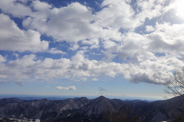 Obraz premium The scenery of Nikko seamlessly blends historical grandeur with the breathtaking splendor of its waterfalls, lakes, and magnificent forests.